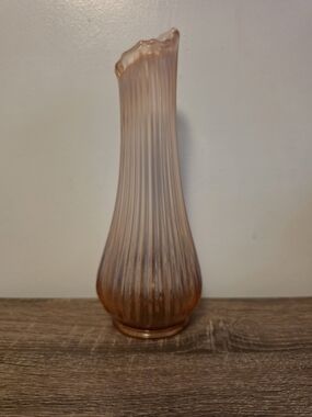Vintage L.E. Smith Swung Vase Opalescent Pink Rare 11.25"
